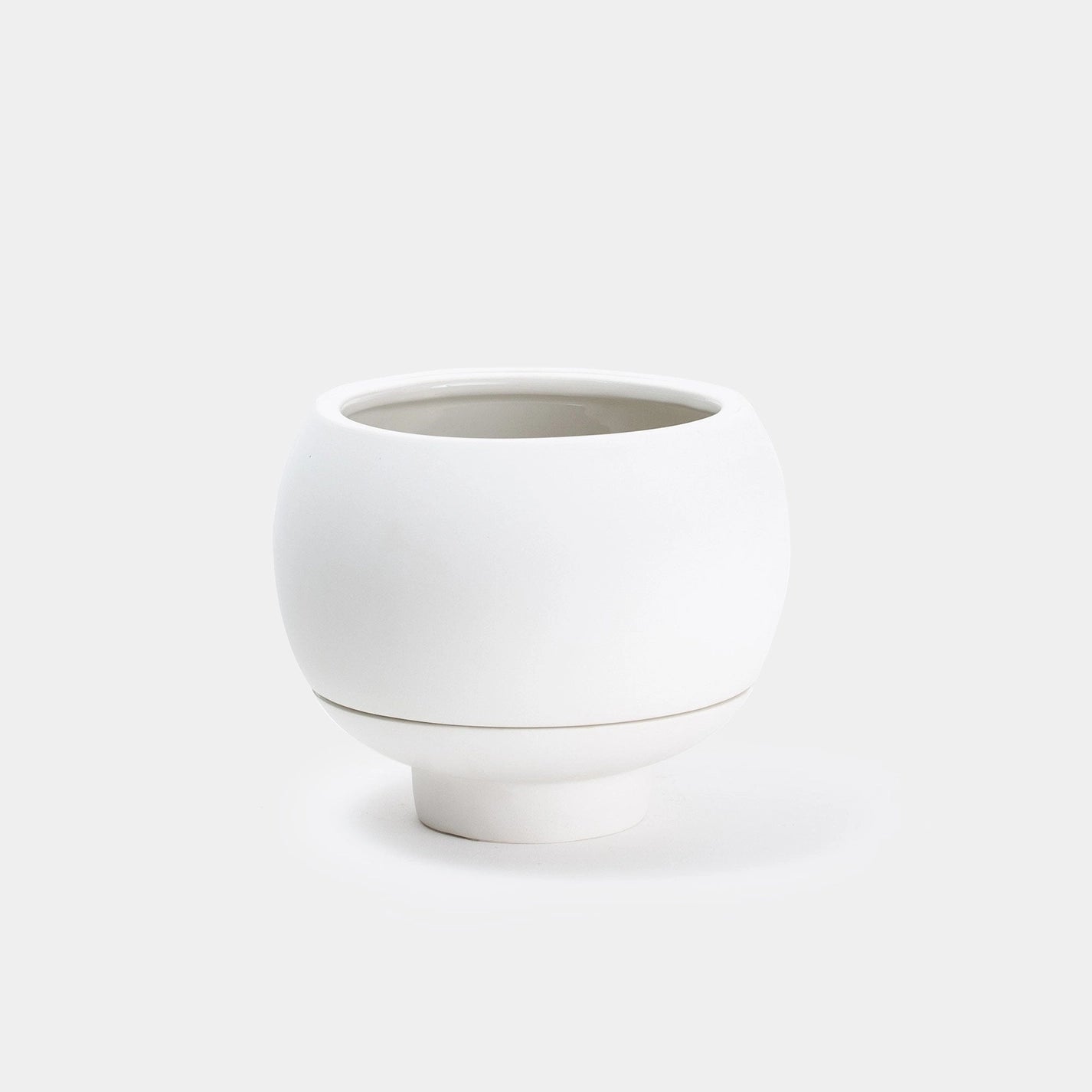 Sutton 15 Ceramic Self Watering Pot - White